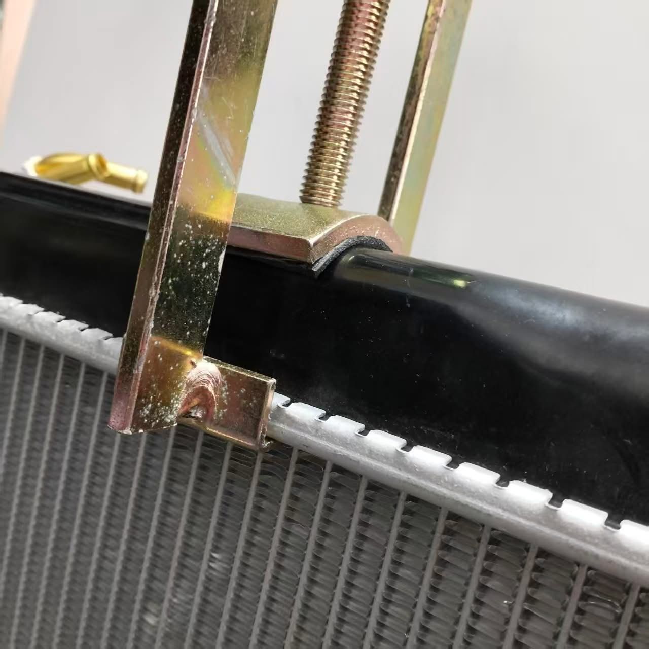 Radiator Puller Clamp